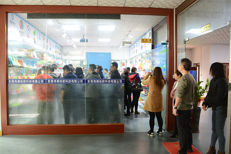 香港禮品協會成員單位近30人考察91视频APP免费矽膠，2019年訂單不斷